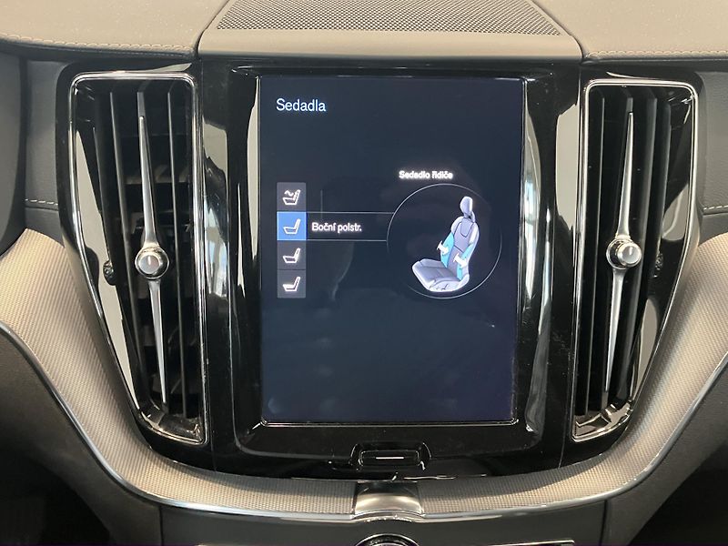 Volvo XC60 T6 AWD Drive-E Inscription AT8 - fotka 39 z 47