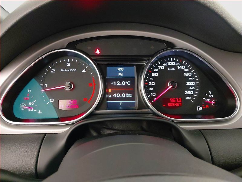 Audi Q7 (2011) 3.0 TDI, 4X4, Automat, 7 míst - fotka 11 z 23