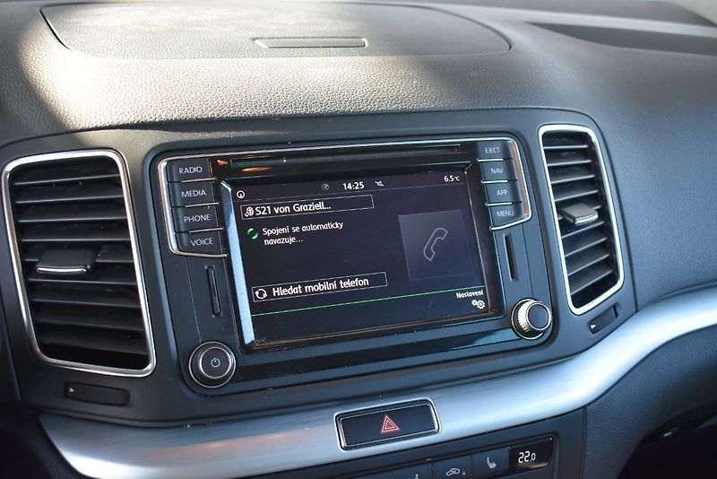 Volkswagen Sharan (2017) 2.0TDI 110kW DSG 7 míst - fotka 17 z 22
