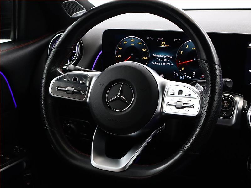 Mercedes-Benz GLB (2020) AMG line 250 4MATIC - fotka 14 z 19