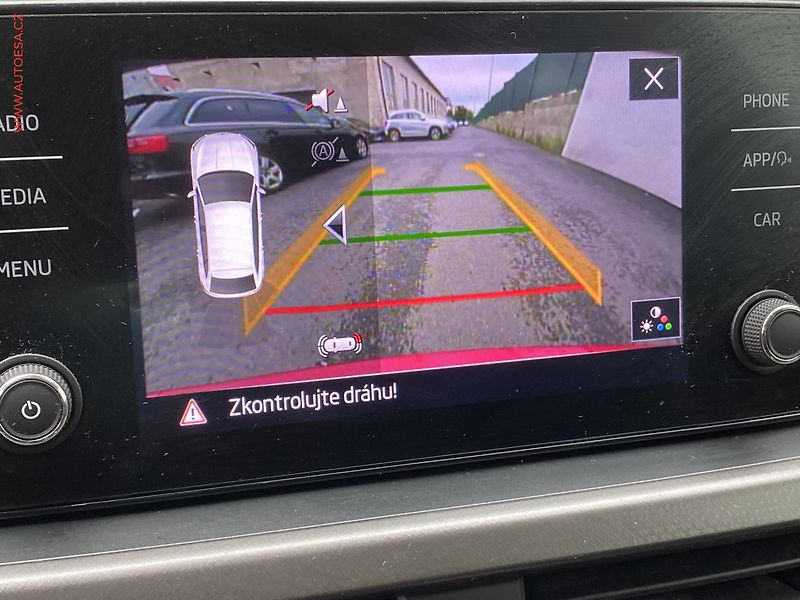 Škoda Scala (2023) 1.5 TSi, ČR, Style, LED - fotka 16 z 17