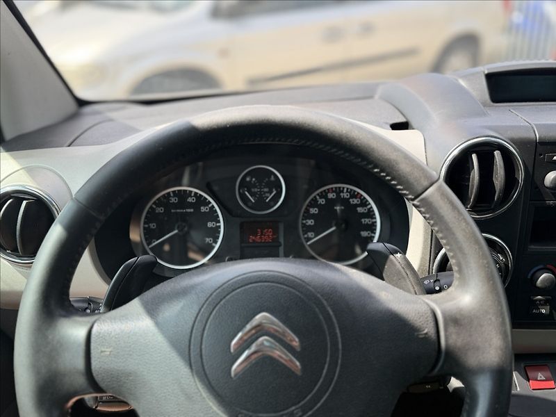 Citroën Berlingo 1,6 AUTOMAT, NOVÉ PNEU - fotka 11 z 23