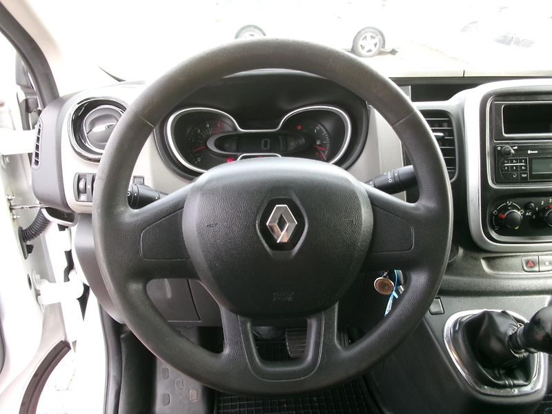 Renault Trafic (2017) 1,6dCi KLIMA TAŽNÉ 1.MAJ - fotka 16 z 26