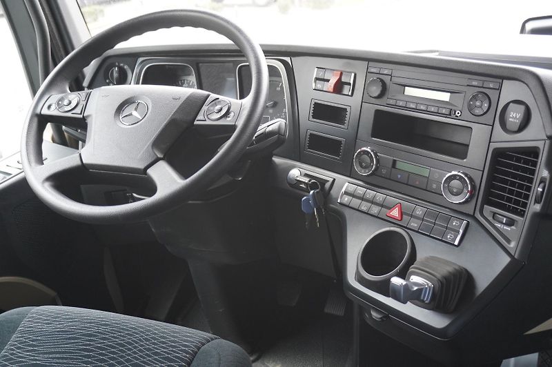 Mercedes-Benz Actros (2018) 2540 6x2/40 tho.km!/ 5 seats - fotka 16 z 24