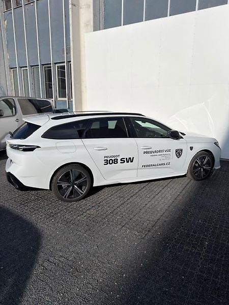 Peugeot 308 (2025) SW GT Hybrid 145 e-DCS6 - fotka 7 z 7
