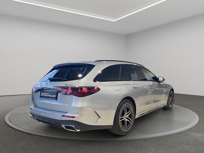 Mercedes-Benz Třídy E (2024) E 300 de 4MATIC kombi - fotka 7 z 21
