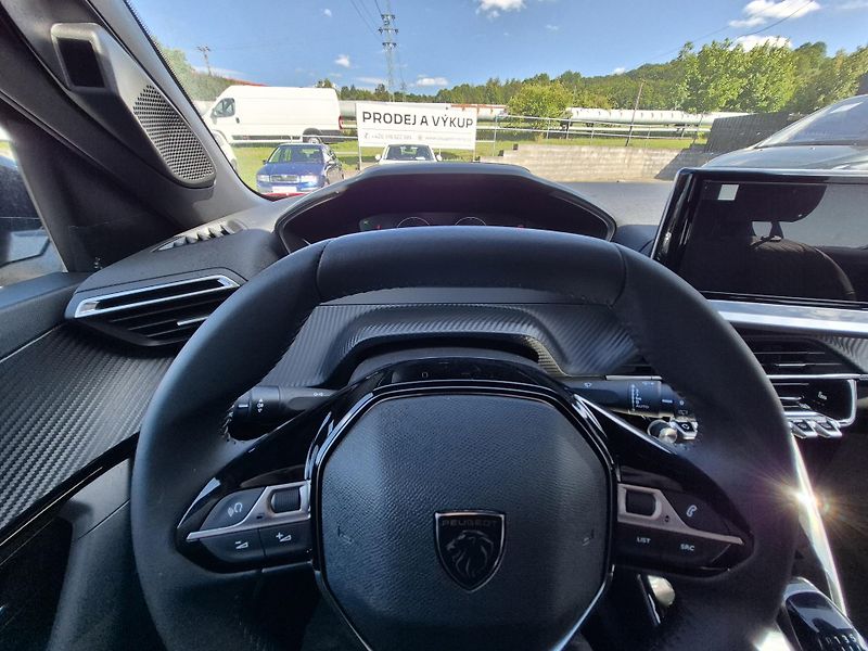 Peugeot 2008 (2026) ALLURE Turbo 100 MAN6 - fotka 18 z 21