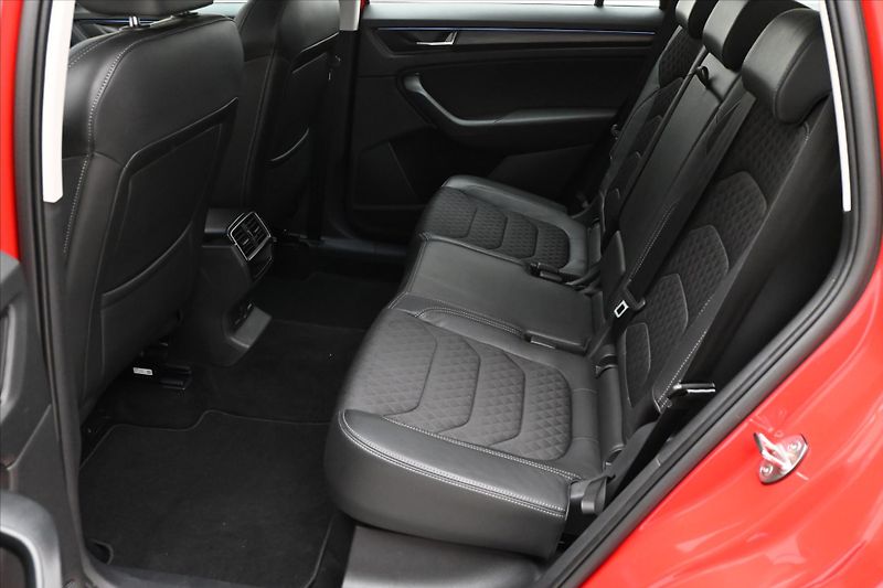 Škoda Kodiaq 1,5 TSI 110 kW TAŽNÉ NAVI Záru - fotka 14 z 31