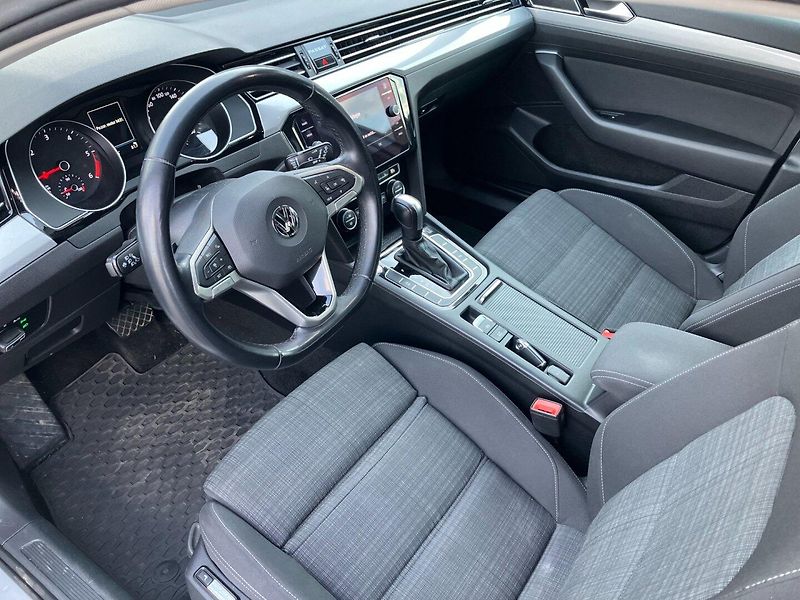 Volkswagen Passat Variant (2020) 2.0TDI 110kW DSG EL.TZ,NAVI - fotka 19 z 28
