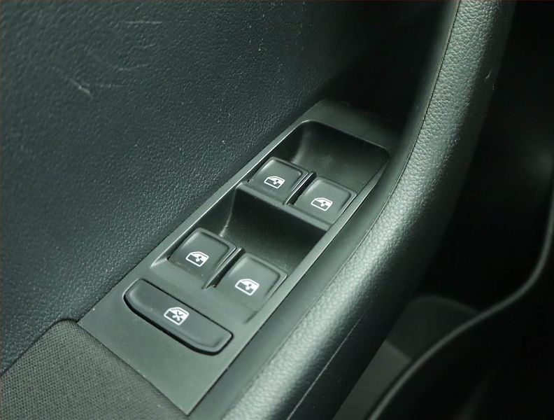 Škoda Fabia (2016) Ambition 1.2 TSI, Tempomat - fotka 16 z 17