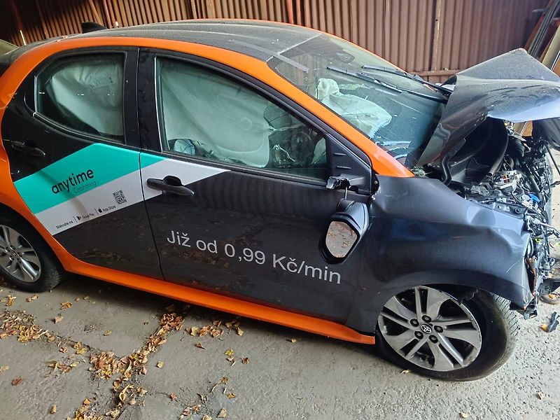Toyota Yaris (2025) 1.5i HYBRID HEV 2025 - fotka 2 z 6