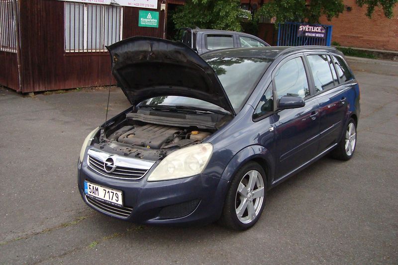 Opel Zafira (2008) 1.9 CDTi,7-M,2.Maj.S.Kn.STK 28 - fotka 14 z 50