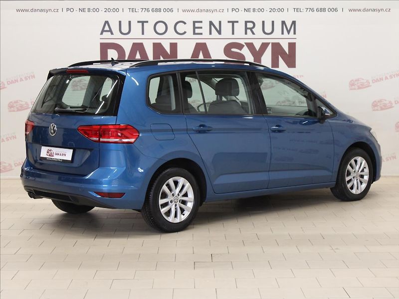 Volkswagen Touran 2,0 TDI 110KW LED 1.majitel - fotka 4 z 30