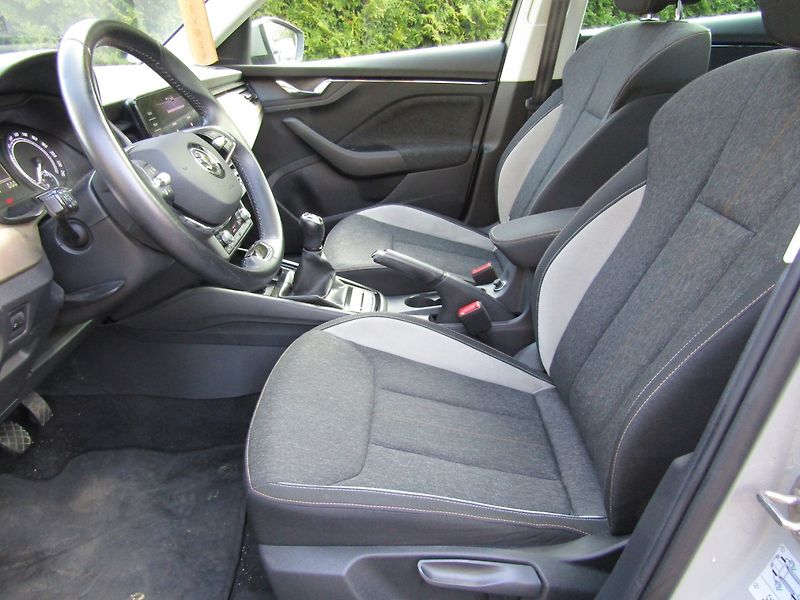 Škoda Kamiq (2021) 1.0 TSI 66kW - fotka 19 z 35