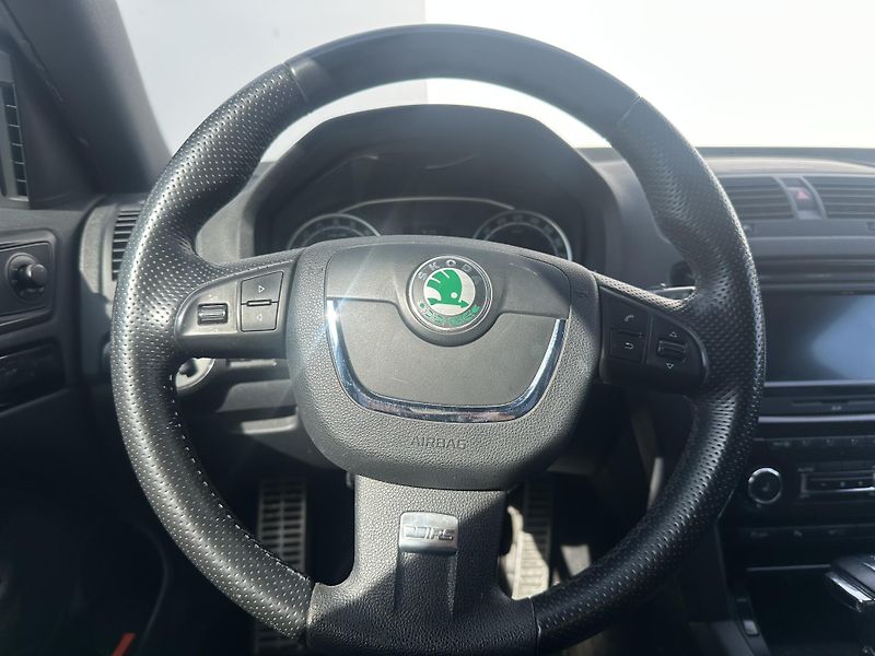 Škoda Octavia (2013) 2.0TDI RS ser.knížka - fotka 20 z 33