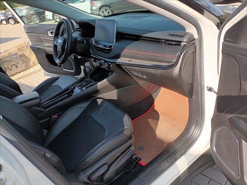 Jeep Compass 1,3 PHEV 132kW,TRAIL HAWK - fotka 23 z 50