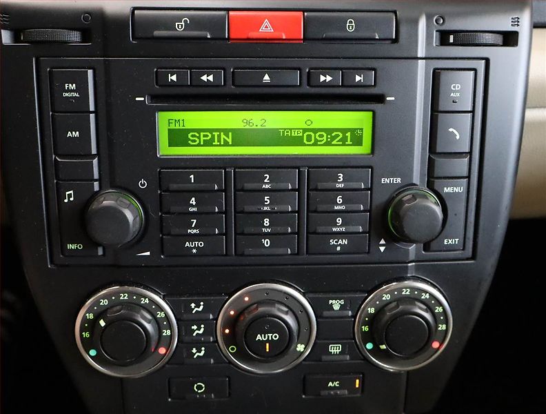 Land Rover Freelander (2011) 2.2 SD4, 4X4, Automat - fotka 12 z 19