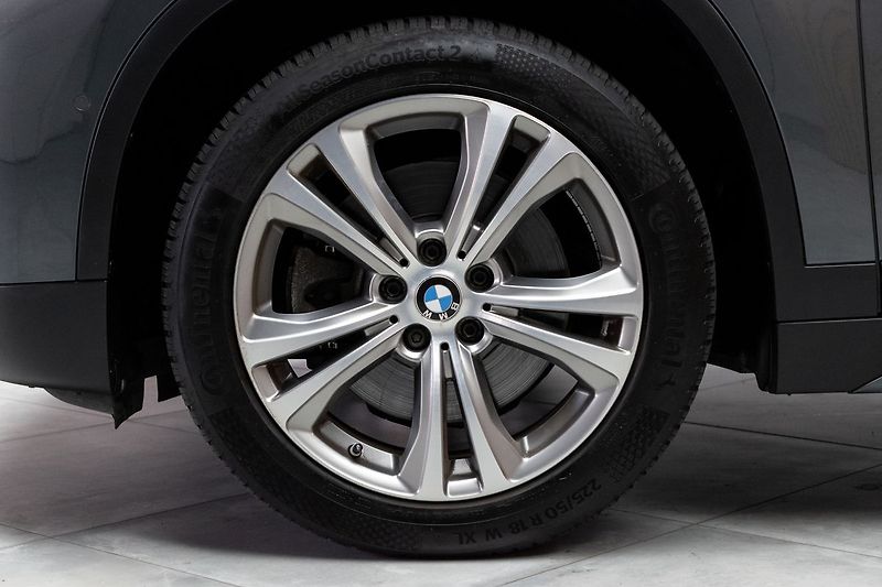 BMW X1 xDrive20d Sport Line*HEAD-UP* - fotka 33 z 42