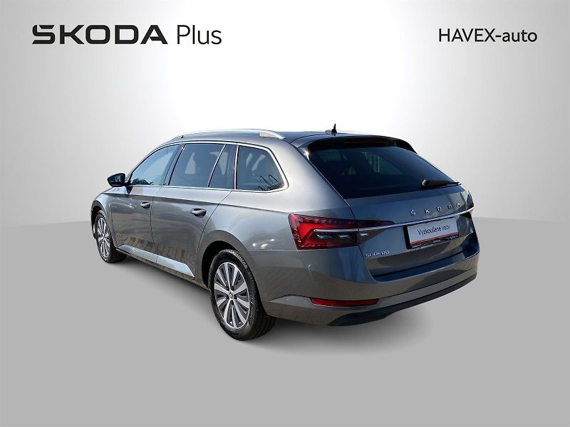 Škoda Superb (2023) Combi 2.0 TDI DSG Style - fotka 32 z 34