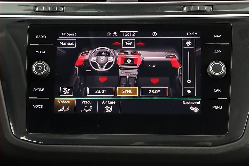 Volkswagen Tiguan (2021) 2.0 TDI - fotka 15 z 22