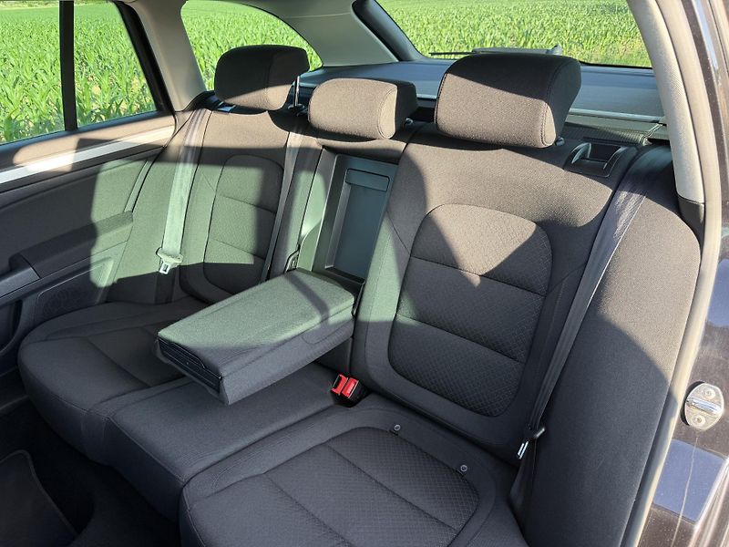 Škoda Superb (2014) 2,0TDI 125kW DSG ELEGANCE - fotka 36 z 81