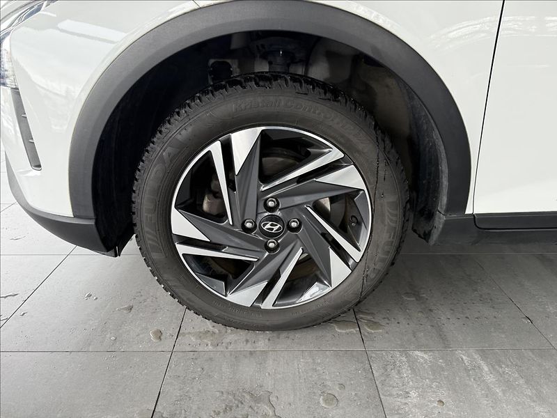 Hyundai Bayon 1,2   61kW,SERVISKA,ČR,1.MAJIT - fotka 20 z 22