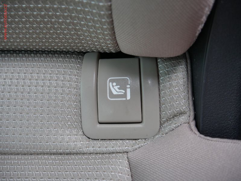 Hyundai Tucson (2015) 1.7 CRDi, ČR, AC, výhřev sed. - fotka 22 z 23