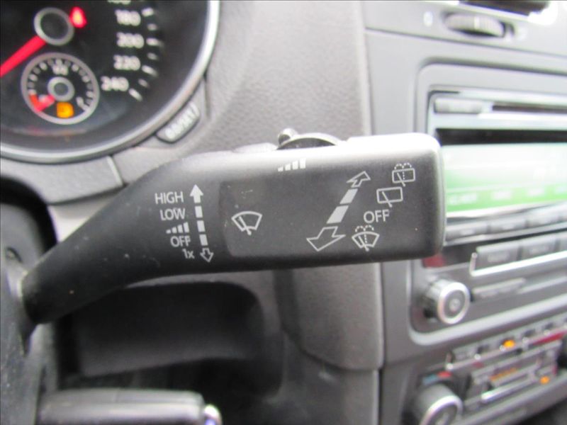 Volkswagen Golf 1,2 TSI 63kW Trendline - fotka 22 z 33