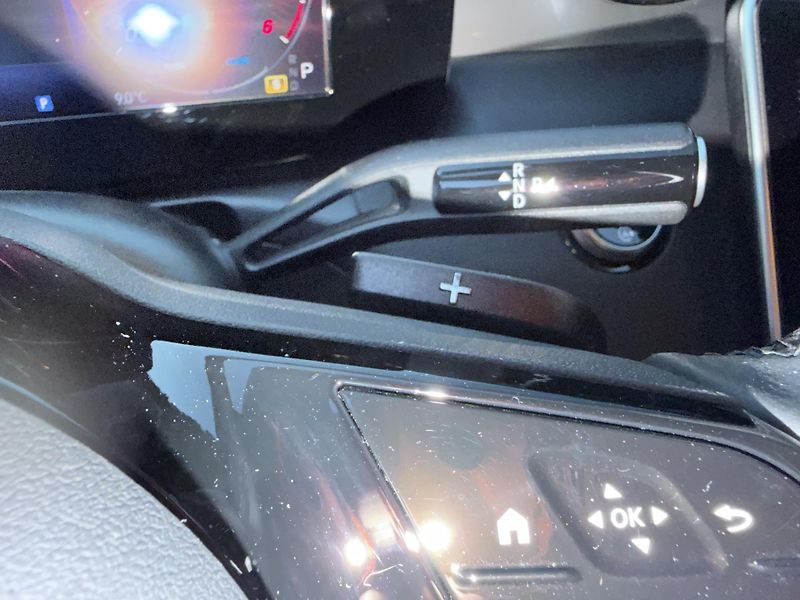 Mercedes-Benz Třídy C 200D 9Gtronic-AVANTGARDE-Tažné - fotka 25 z 37
