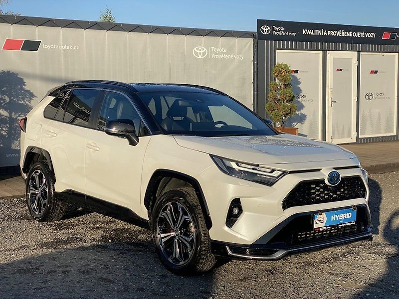 Toyota RAV4 2.5Plug-in, ČR, Selection, 4x4 - fotka 1 z 17