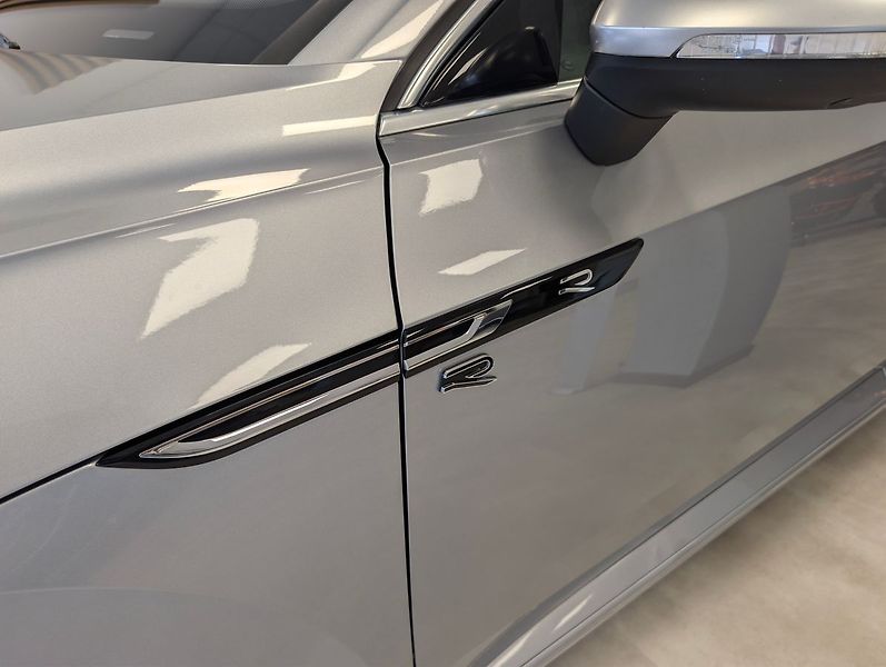 Volkswagen Arteon Shooting Brake 2.0 TSI R 235KW Shooting Brake - fotka 6 z 34