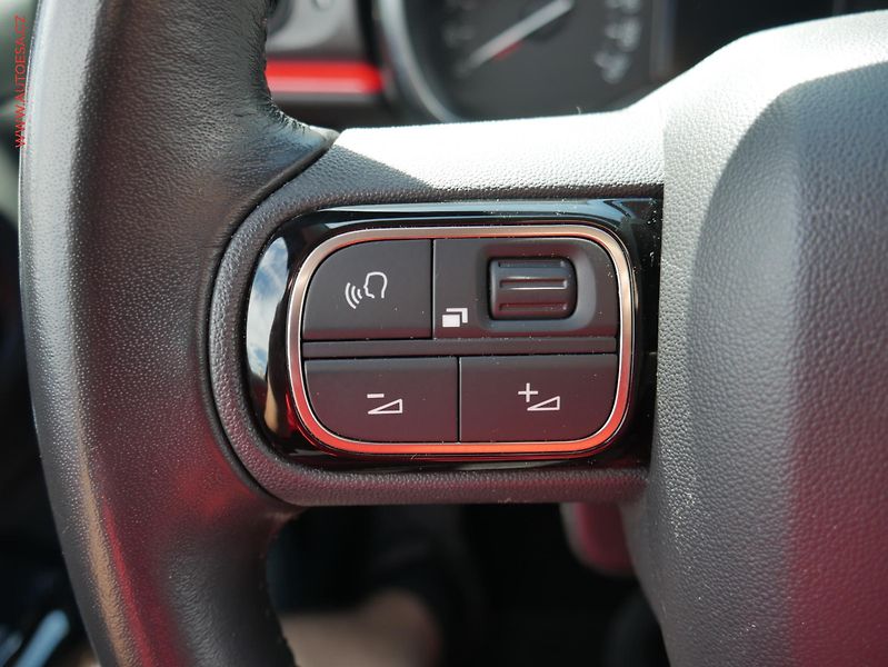 Citroën C3 (2018) 1.2PT, ČR, Shine - fotka 12 z 23
