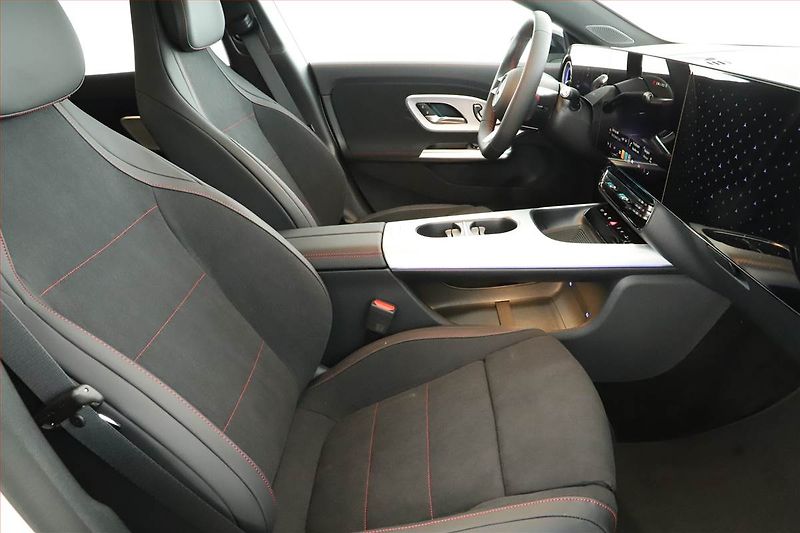 Mercedes-Benz CLA (2026) 200 - fotka 7 z 25