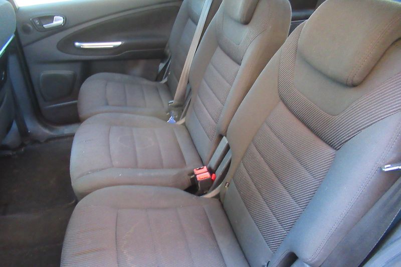 Ford Galaxy 2.2 TDCi AUT. KLIMA TAŽNÉ - fotka 15 z 19