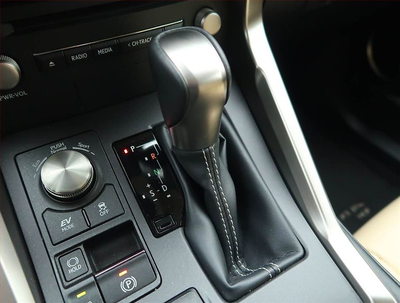 Lexus NX 300h (2022) Style Edition 300h - fotka 13 z 18