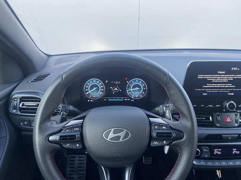 Hyundai i30 1.5 T-GDI MHEV DCT N-Line - fotka 14 z 19