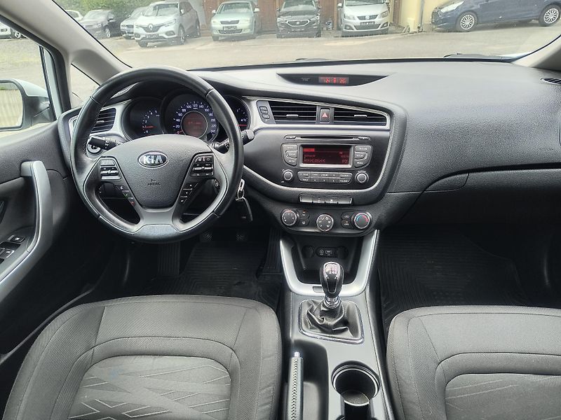 Kia Ceed (2018) 1.6 CRDI 100KW/AC/PDC/LED - fotka 20 z 50