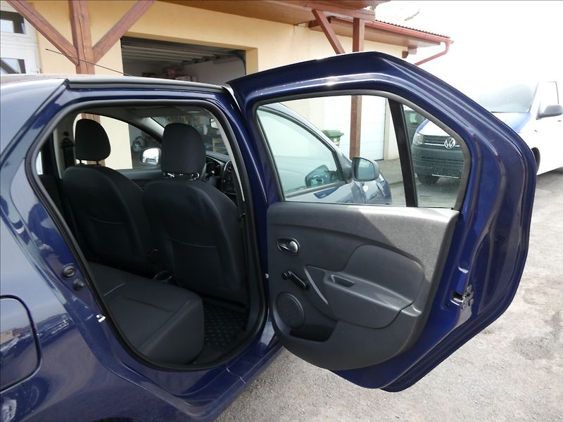 Dacia Logan 1,0 SCe Arctica, KLIMA, ČR - fotka 24 z 35
