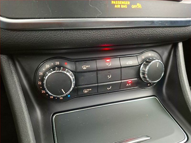 Mercedes-Benz CLA (2017) 200 CDI, Automat, Kůže, Navi - fotka 18 z 23