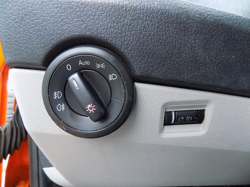 Volkswagen Transporter 2,0 TDI 110 KW DC 5 MÍST TEMP. - fotka 27 z 35