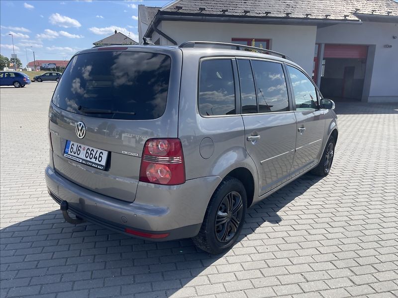 Volkswagen Touran 1,9 TDi 77kw 6rychlostí Klimat - fotka 33 z 35