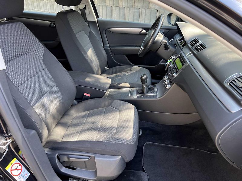 Volkswagen Passat 2.0 TDi 103 kW BIXENON MR2014 - fotka 6 z 17