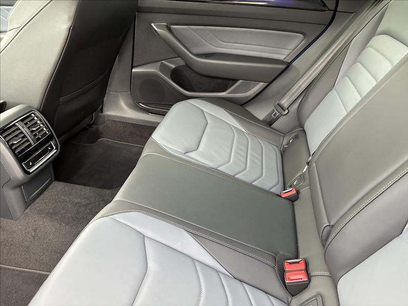 Volkswagen Arteon Shooting Brake 2,0 TDI PANORAMA WEBASTO TAŽNÉ - fotka 15 z 36