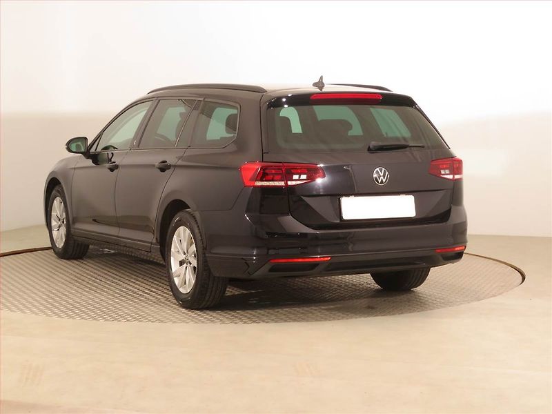 Volkswagen Passat (2020) Comfortline 2.0 TDI, Automat - fotka 4 z 17