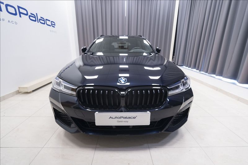 BMW Řada 5 530e xDrive M Sport ČR DPH   2 - fotka 2 z 42