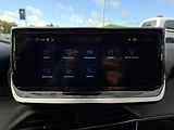 Peugeot 2008 ALLURE 1,2 PT 100k M6 - náhled 23