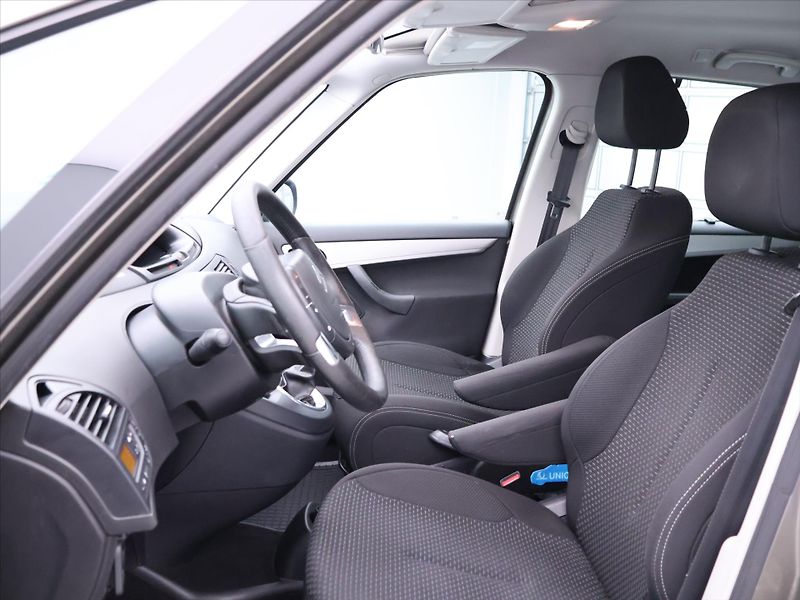 Citroën C4 Picasso 2,0 HDi 110 kW Tendance Tažné - fotka 16 z 26