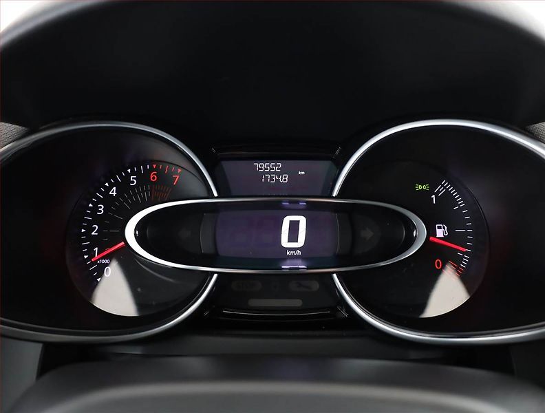 Renault Clio (2017) 1.2 16V, Tempomat - fotka 9 z 16