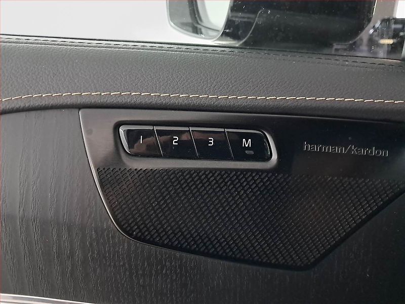 Volvo XC90 (2021) B5 AWD - fotka 19 z 26