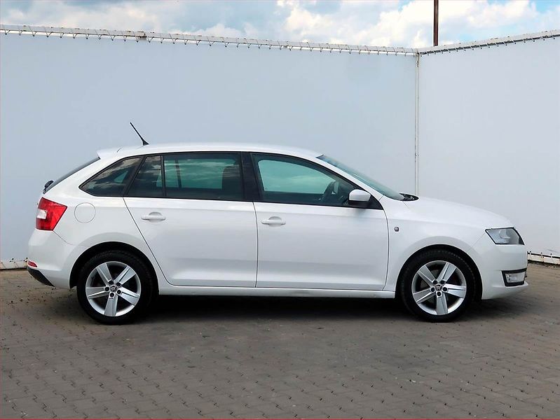Škoda Rapid (2014) Spaceback 1.6 TDI, Serv.kniha - fotka 6 z 16